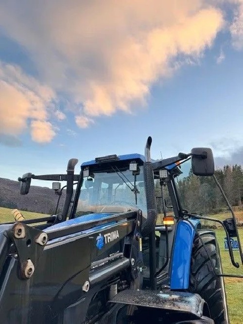 New Holland Ts115