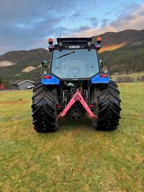 New Holland Ts115