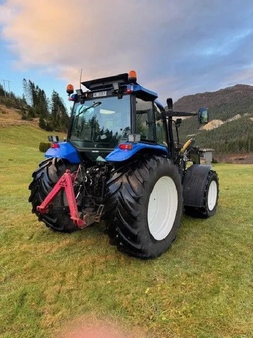 New Holland Ts115