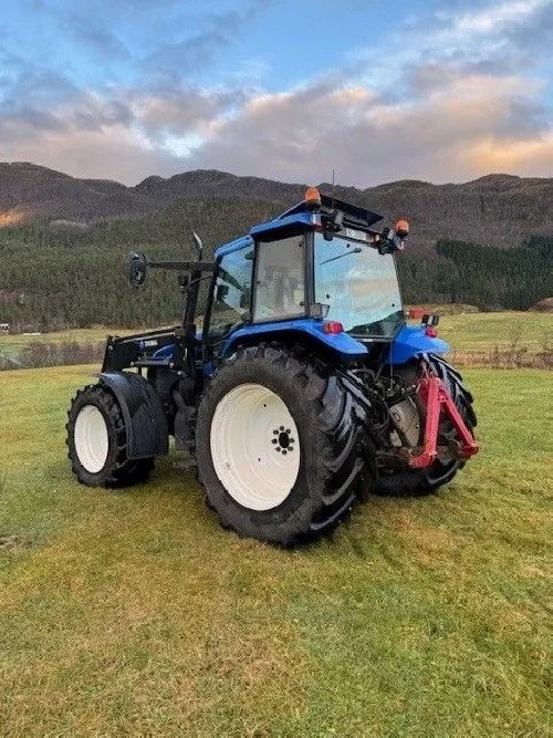 New Holland Ts115