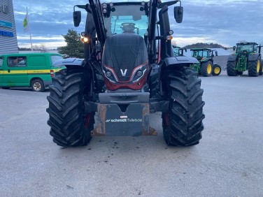 Valtra T235