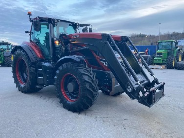 Valtra T235