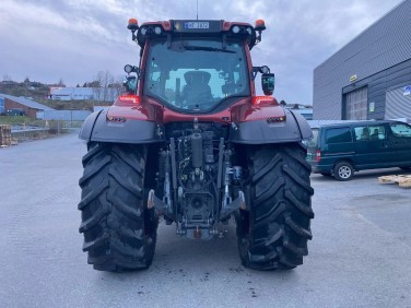 Valtra T235