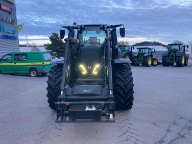 Valtra T235