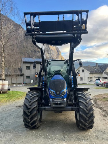 Valtra G135V