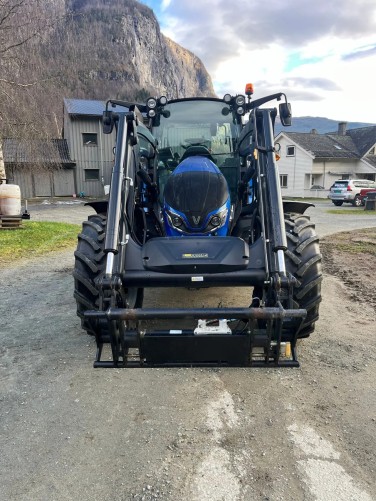 Valtra G135V