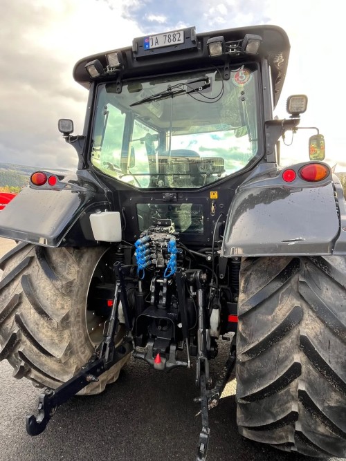 Valtra N 142 D