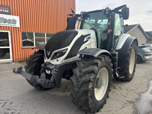 Valtra T214D