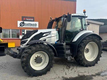 Valtra T214D