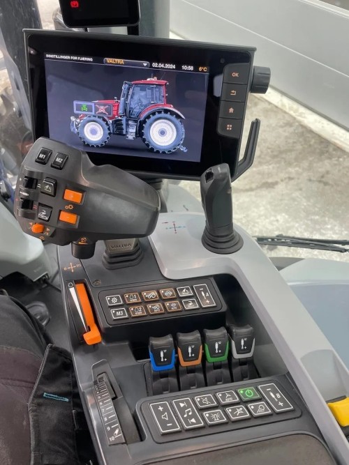 Valtra T235