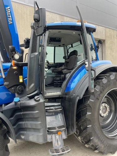 Valtra T235