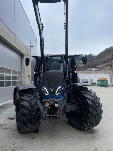 Valtra T235