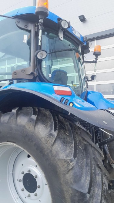 New Holland T6 140