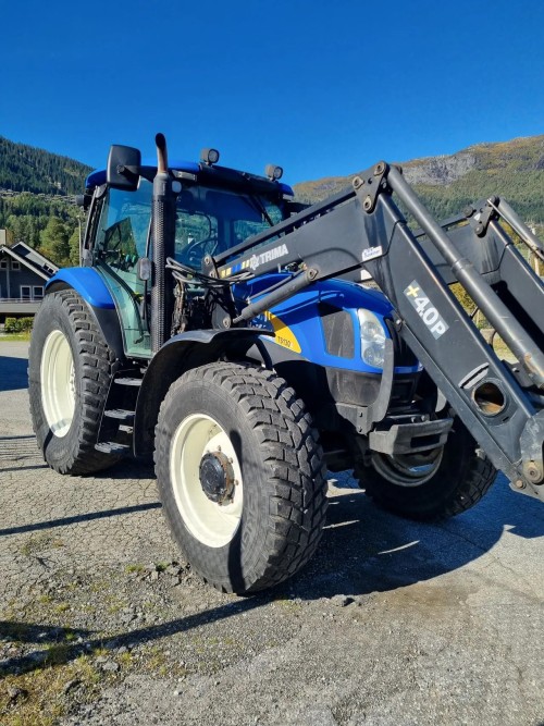 New Holland TS130A