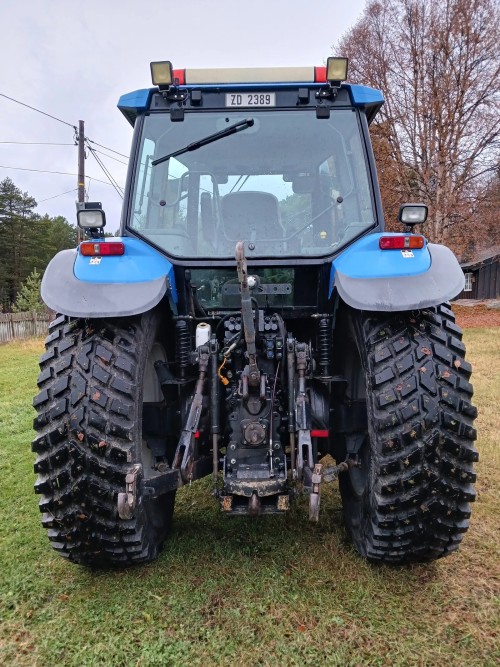 New Holland TM165