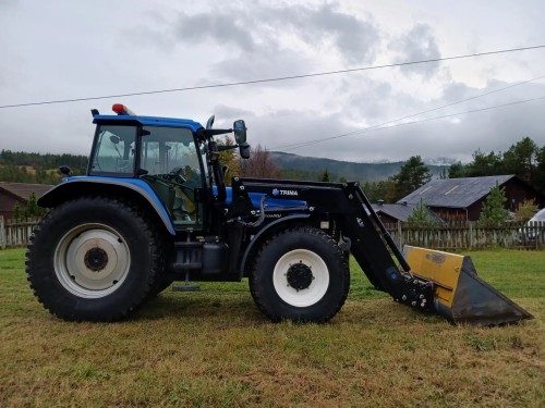 New Holland TM165