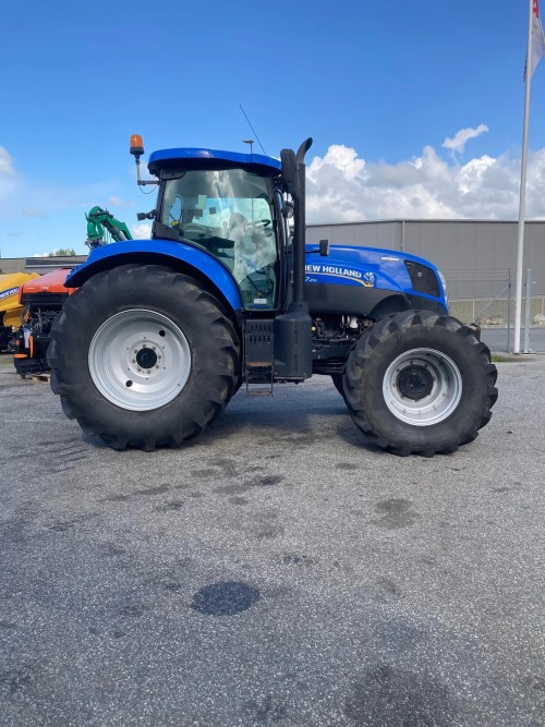 New Holland T7.210AC