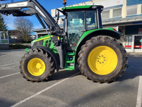 John Deere 6120M