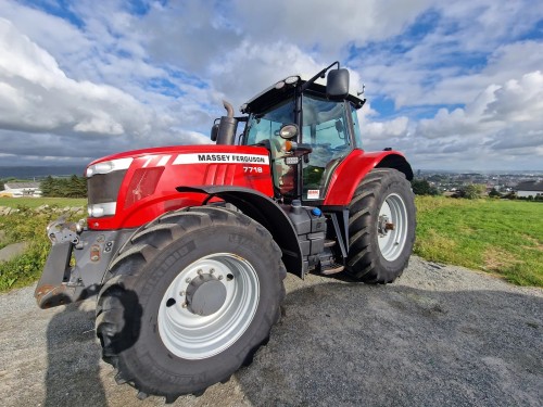 Massey Ferguson 7718