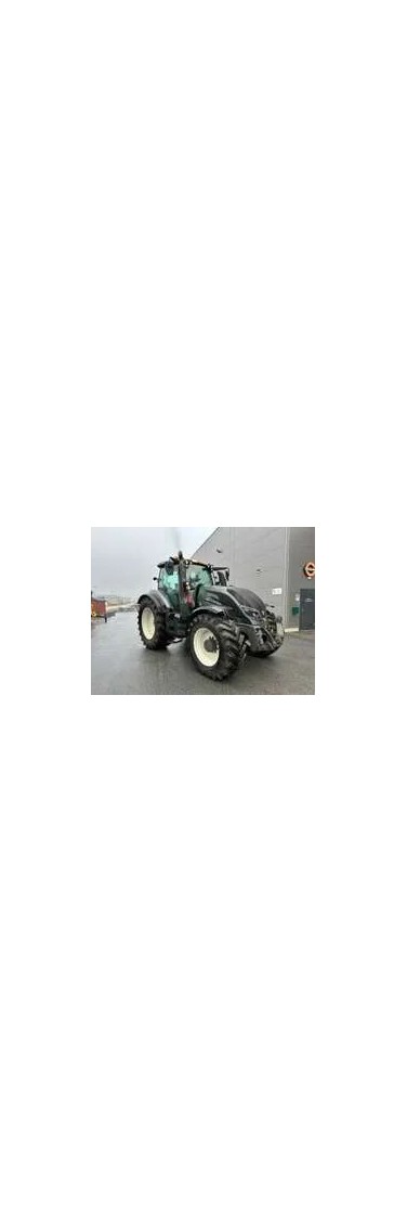 Valtra T214D