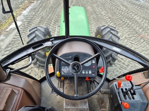 John Deere 2850