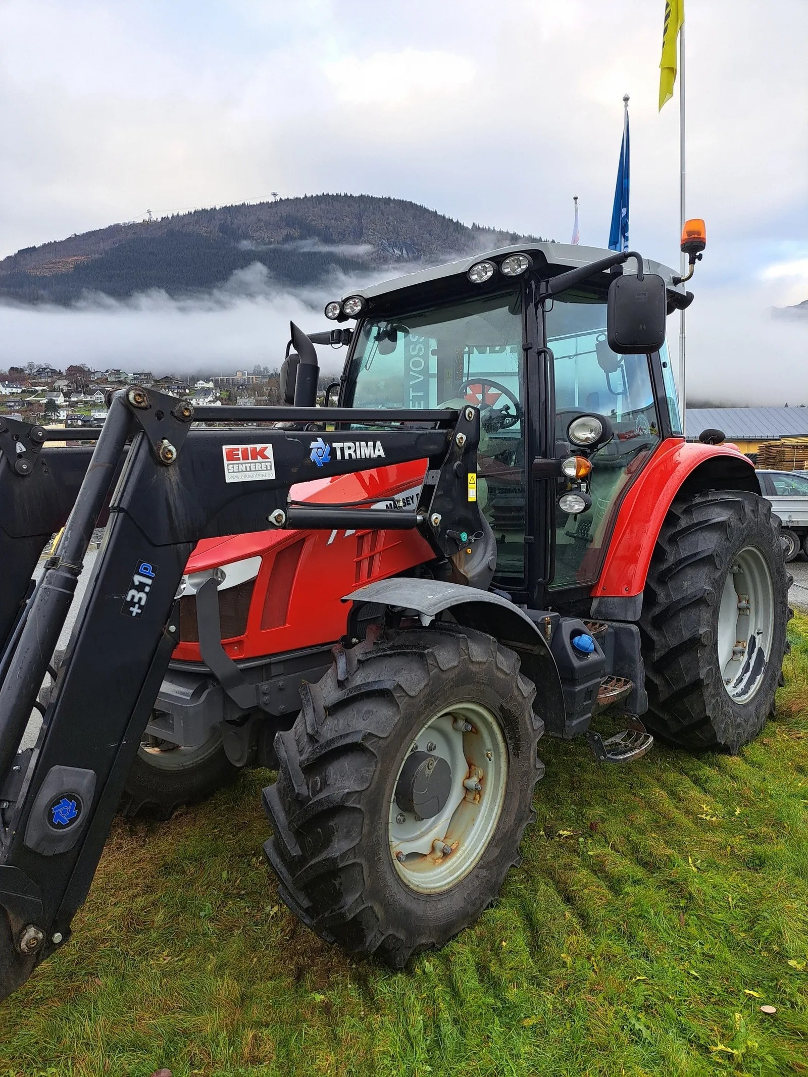 Massey Ferguson 5712SL Dyna4