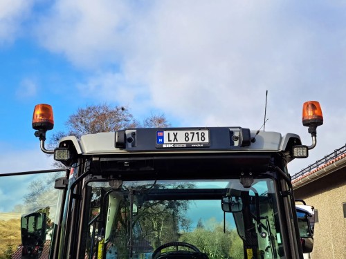 Massey Ferguson 5711 M Dyna 4