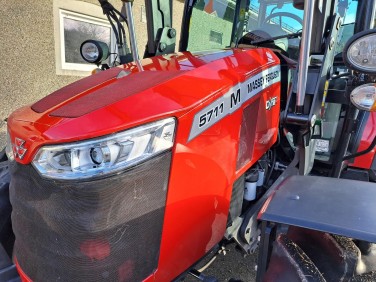 Massey Ferguson 5711 M Dyna 4