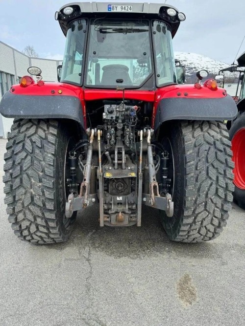 Massey Ferguson 6718S