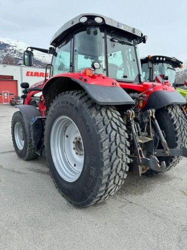 Massey Ferguson 6718S