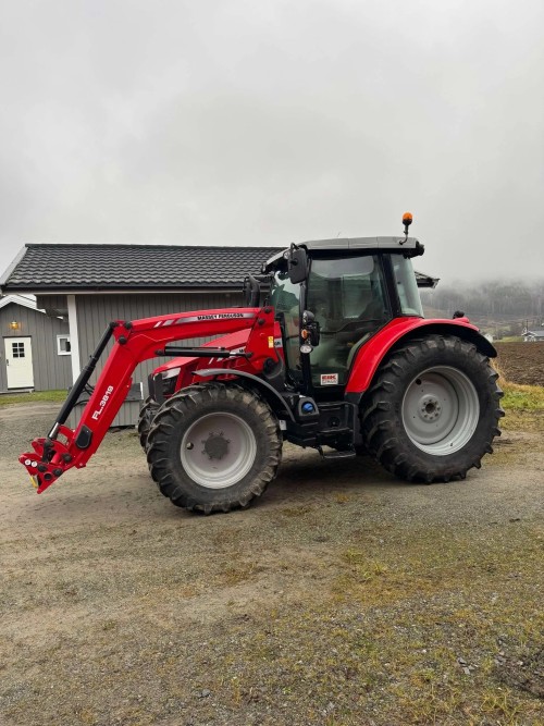 Massey Ferguson 5713SL Dyna-4