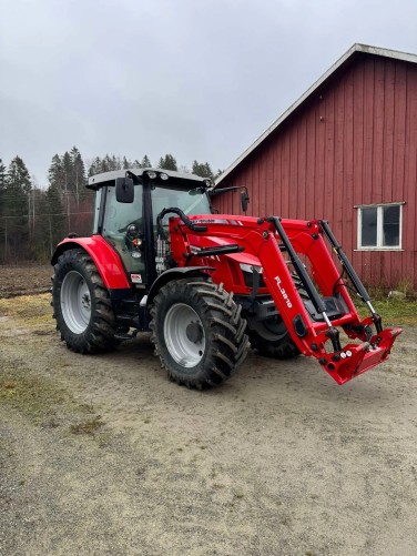 Massey Ferguson 5713SL Dyna-4