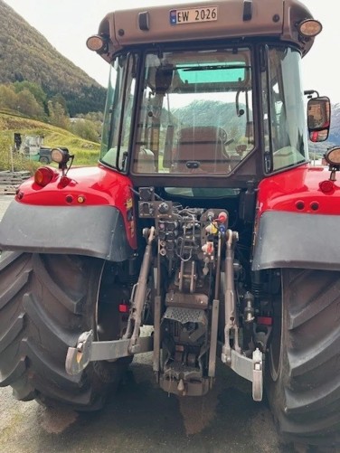 Massey Ferguson MF 5713 S