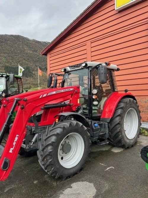 Massey Ferguson MF 5713 S