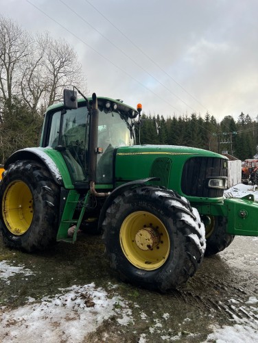 John Deere 6920