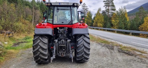 Massey Ferguson 7715S