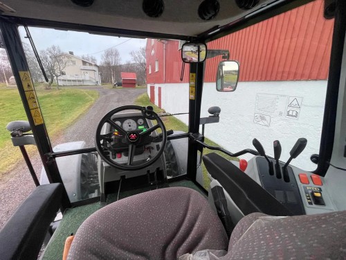 Massey Ferguson 5450 Dyna 4