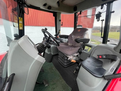 Massey Ferguson 5450 Dyna 4