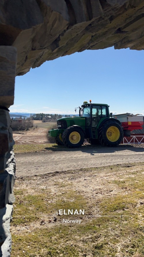 John Deere 6920