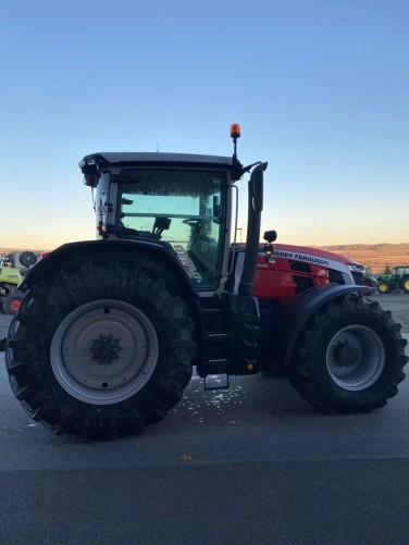 Massey Ferguson 8S.305