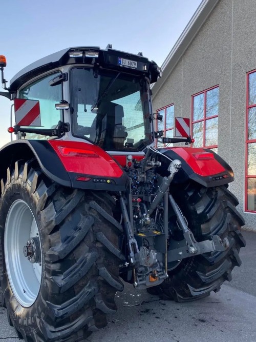 Massey Ferguson 8S.305