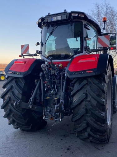 Massey Ferguson 8S.305