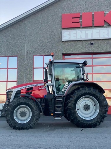 Massey Ferguson 8S.305