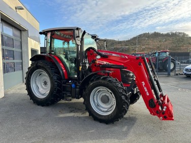 Massey Ferguson 5711M Dyna-4