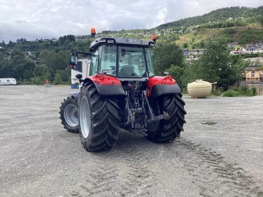 Massey Ferguson MF 5S.145 Dyna-6