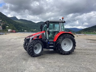 Massey Ferguson MF 5S.145 Dyna-6