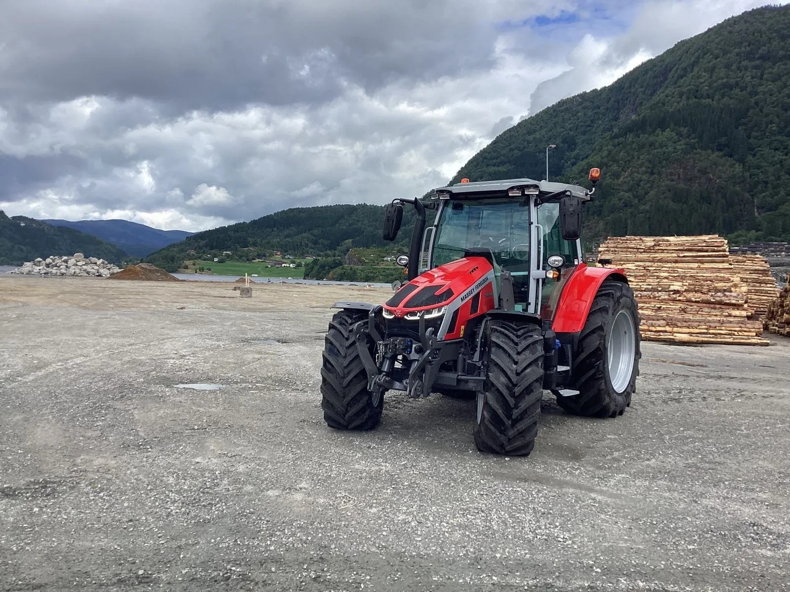 Massey Ferguson MF 5S.145 Dyna-6