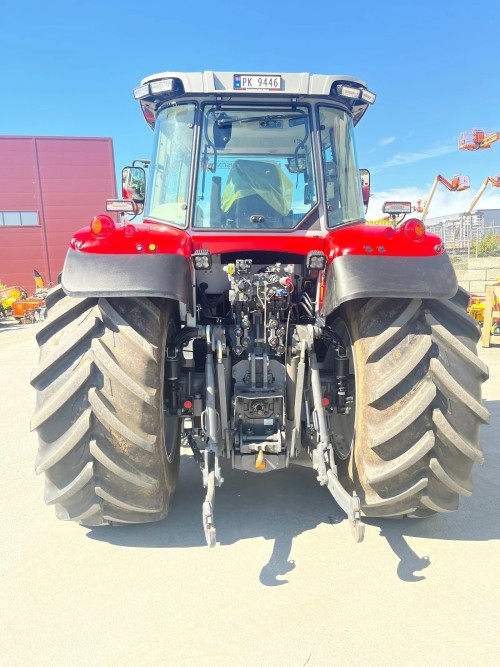 Massey Ferguson 7S.180 Dyna-6 hors