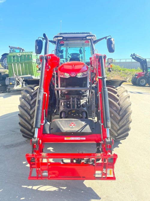 Massey Ferguson 7S.180 Dyna-6 hors