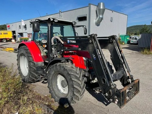 Massey Ferguson 5613